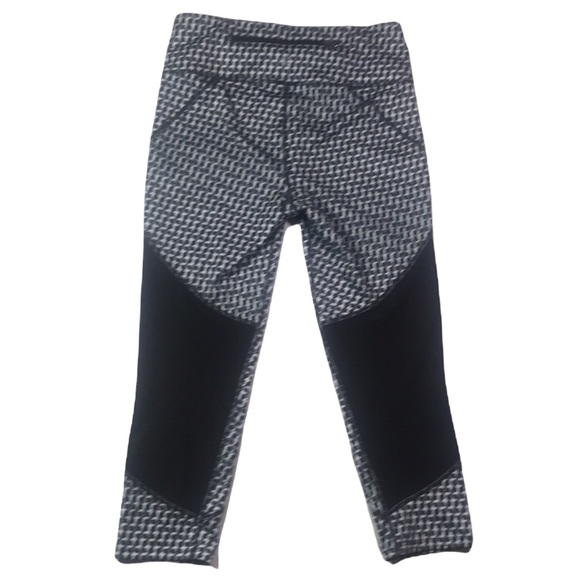 Athleta Black & White Checked Crop Leggings Size S. - Picture 7 of 9